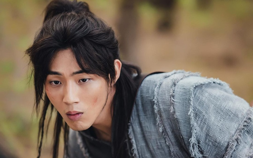 Ngoài Jisoo, nhiều phim đã từng lao đao vì scandal của diễn viên, có cả Việt Nam