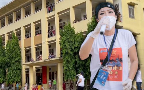 Phương Thanh lên highnote cực sung tại bệnh viện dã chiến, dùng loa kẹo kéo, ghế đá làm sân khấu