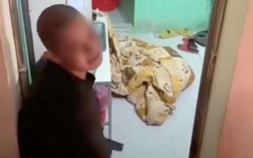 Anh chồng âm thầm vượt 200km đến thăm vợ để tạo bất ngờ, cái kết cầm dao khóc nghẹn trước cửa