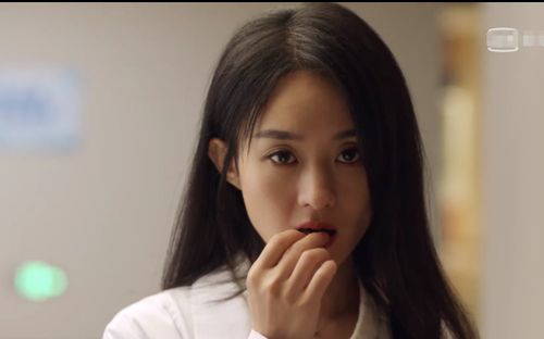 Chưa xuất hiện trong 2 tập đầu tiên thế nhưng Triệu Lệ Dĩnh vẫn bị chê bai đủ điều trong 'Ai là hung thủ'