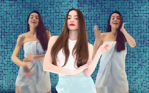 Dân tình thót tim thay Hồ Ngọc Hà khi chỉ quấn mỗi khăn mà nhảy nhót cực sung