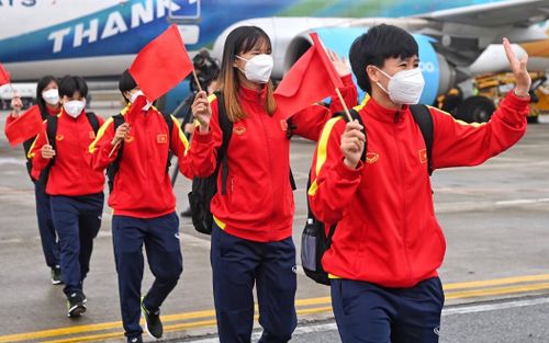 Những cô gái Việt Nam: Từ mái tranh nghèo và nước mắt đến World Cup