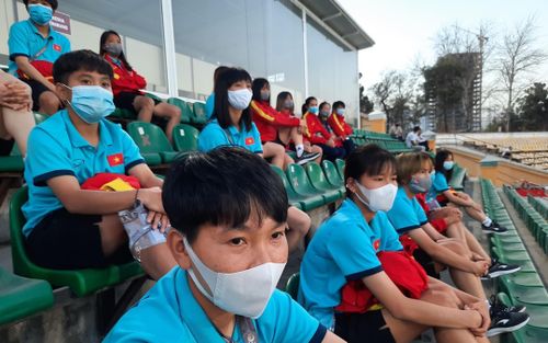 Những cô gái không quà cũng… không hoa ngày Valentine