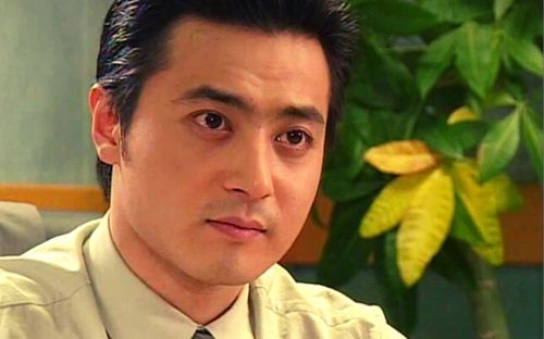 Một nam tài tử bị tống tiền vì bê bối 'chăn dắt gái', Hyun Bin cũng có liên quan?