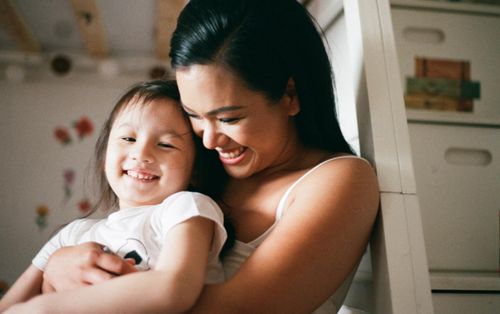 Phương Vy chia sẻ cách chăm con để bé được phát triển toàn diện