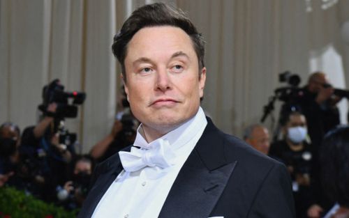 Cổ phiếu Tesla sụt giảm trong một tuần đầy biến động