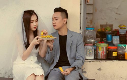 Chuyện tình đẹp như mơ của JustaTee: Vợ là fangirl thành luôn bạn đời