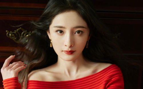 Dụi mắt chục lần mới nhận ra Dương Mịch, nhan sắc nữ thần ngày nào giờ đã xuống cấp trầm trọng