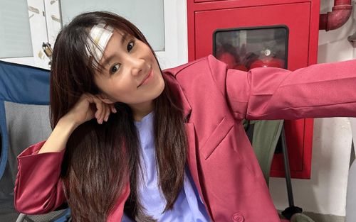 Trước khi phẫu thuật tim, Lê Phương vẫn miệt mài hoạt động bất chấp gặp chấn thương
