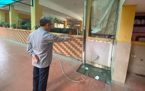 Nữ sinh lớp 11 tử vong thương tâm sau trò đùa giấu giày của bạn