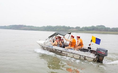 Buồn tình, thanh niên gieo mình xuống sông và cái kết