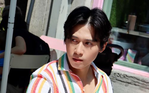 Jason.T công khai bạn gái Tây cực xinh trước giáng sinh