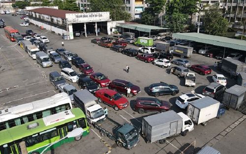 Một Giám đốc trung tâm đăng kiểm ở TP HCM không biết chữ, chỉ học đến lớp ba