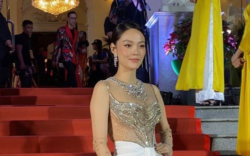Lệ Quyên thần thái ngút ngàn, Minh Hằng chiếm spotlight với đầm xuyên thấu trên thảm đỏ Mai Vàng