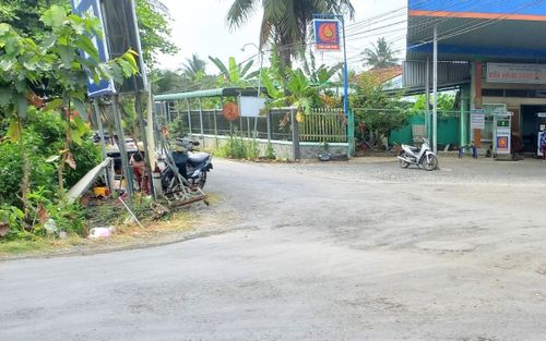 Gã đàn ông nổi máu côn đồ khi thấy bạn gái cũ ngồi uống nước với bạn trai mới