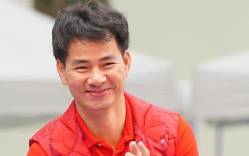 Nghệ sĩ Xuân Bắc 'sụp đổ' khi được fan cho 'lên chức'