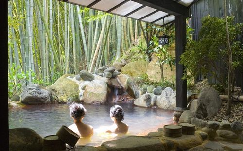 Diễn biến 'gây sốc' vụ khách sạn bị tố nửa năm thay nước bể tắm 1 lần