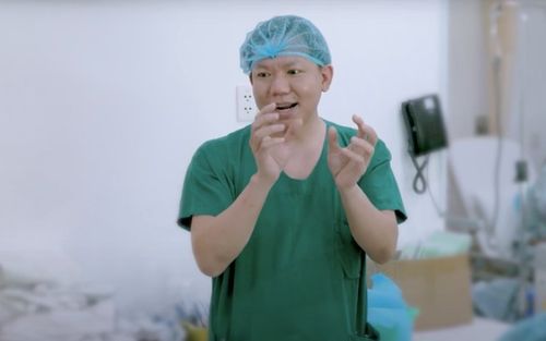 Được khách hàng ngỏ lời cảm ơn bằng số tiền 1 tỷ đồng, BS Cao Hữu Thịnh từ chối và đưa ra đề nghị cao đẹp