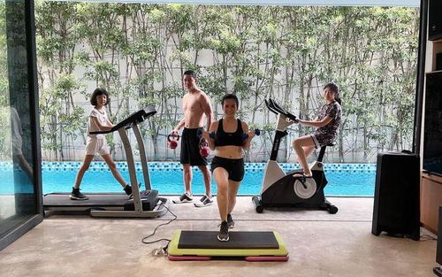 Thừa hưởng gen của bố mẹ: 2 cô con gái nhà Bình Minh chân dài như 'siêu mẫu'