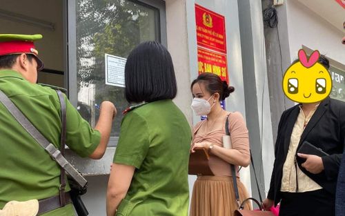 Ca sĩ Vy Oanh lên tiếng về bức ảnh cô có mặt tại Công an TP.HCM đang lan truyền trên MXH