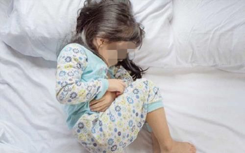 Bé gái mới chỉ 18 tháng tuổi phải cắt bỏ 1 buồng trứng