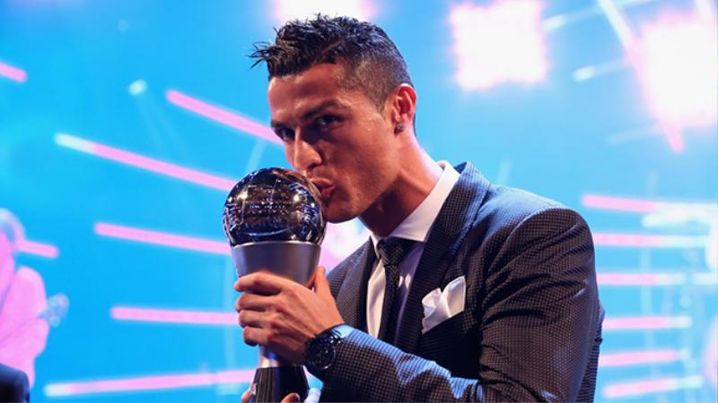 Vượt Messi, Neymar - Ronaldo đoạt danh hiệu Cầu thủ hay nhất của FIFA